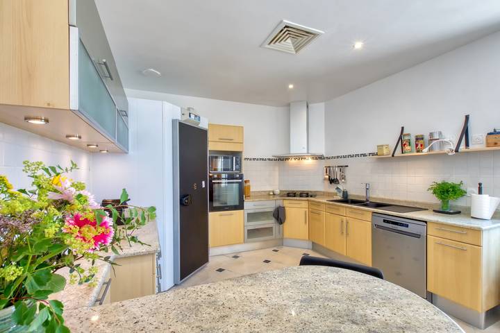 Location de vacances pour 9 personnes, avec jardin ainsi que piscine et terrasse à Saint-Georges-d'Oléron - 2