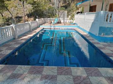 Casa rural para 12 personas, con jardín en Chulilla