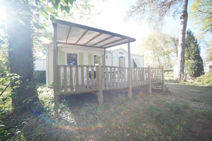 Camping pour 6 personnes, avec jardin et vue ainsi que bassin pour enfant et piscine dans Essonne - 4