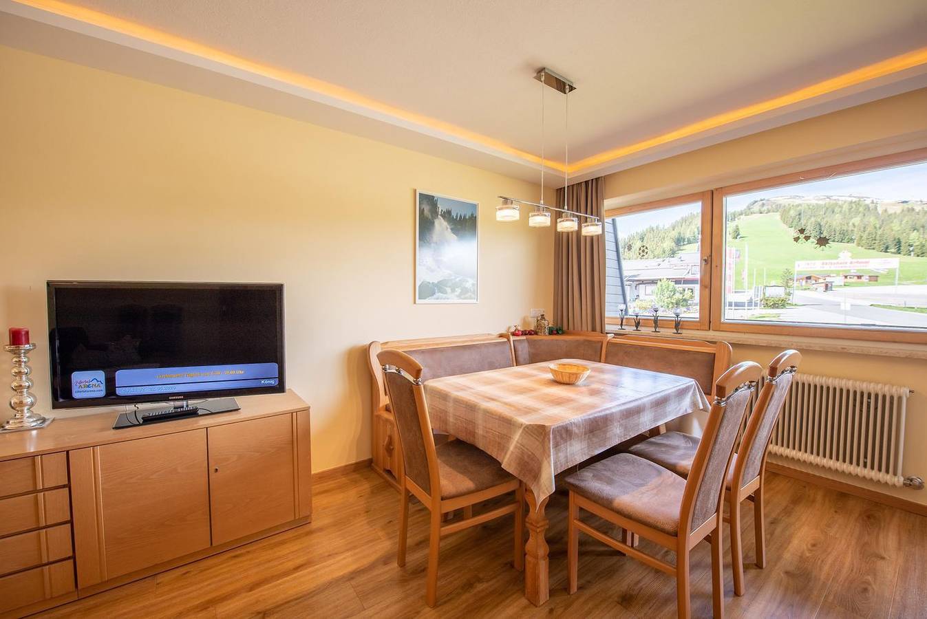 Entire apartment, Cozy apartment with mountain view and close to the slopes in the Zillertal Arena in Hochkrimml, Krimml