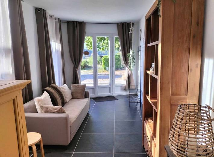 Cottage pour 2 personnes, avec piscine et jardin à Courbiac