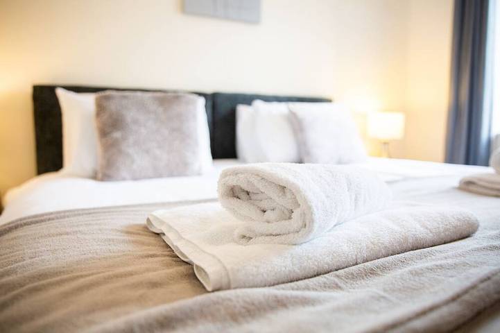 Appartement entier, De Luxe-Appartement-Salle de bain privée-Vue ville in Broxbourne, Hertfordshire