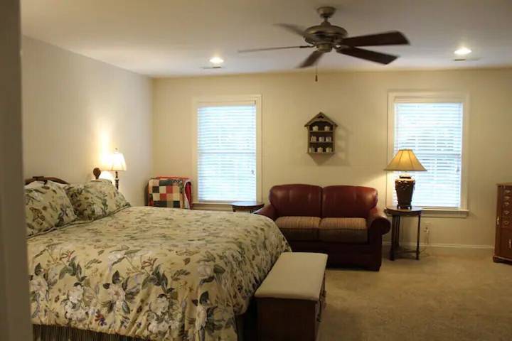 Vacation rental for 12 people, with terrace, with pets in Southern Pines