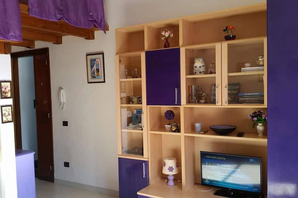 Violet House - Lovely Open Space In The Hinterland Of Cagliari in Quartu Sant'Elena, Campidano