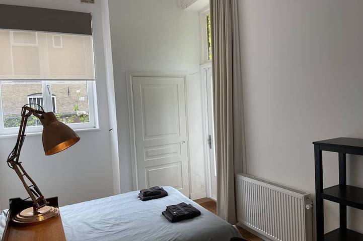 Ganze Wohnung, Kanalhaus Erdgeschoss im historischen Zentrum von Gouda in Gouda, Groene Hart