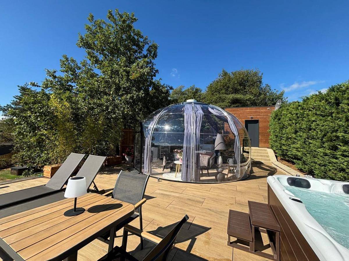 King Room with Mountain View in Bathernay, Région de Valence