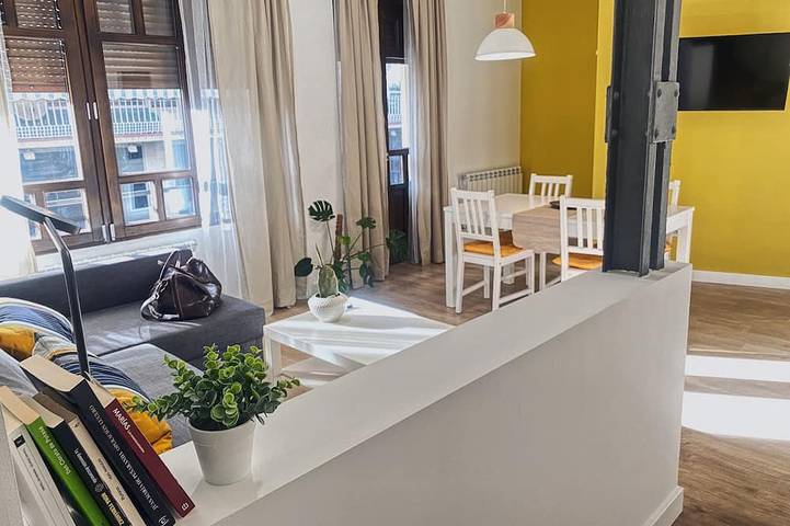 Apartamento para 5 personas, con balcón en Centro de Salamanca
