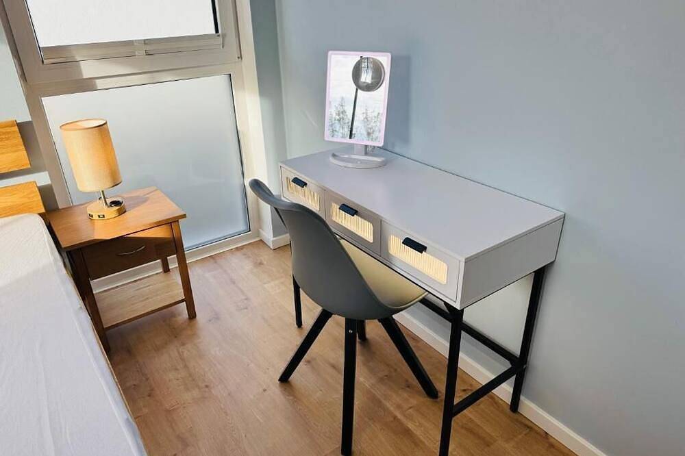 8P Ferienhaus ,,Seegelblick\" in erster Seereihe mit Whirlpool, Sauna & Kamin in Pouch, Muldestausee