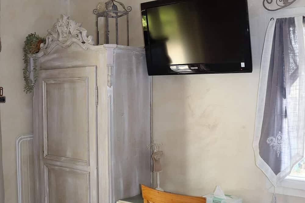 Doppelzimmer-Komfort-Ensuite mit Dusche-Gartenblick in Bouc-Bel-Air, Mittelmeerküste (Frankreich)