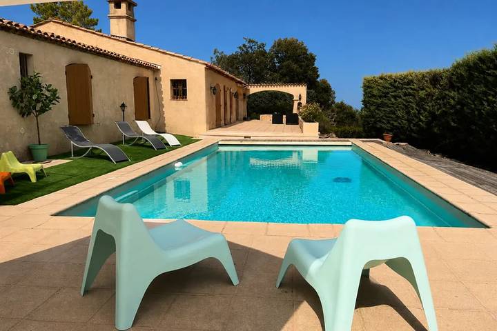 Chalet para 8 personas, con piscina y jardín - 1