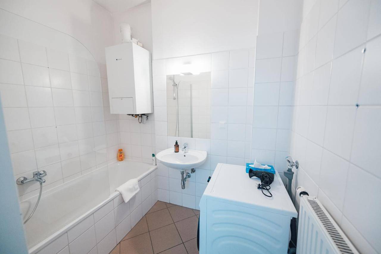 Ganze Wohnung, Stylish Apartment with balcony and rooftop views in Wien, Donau Niederösterreich