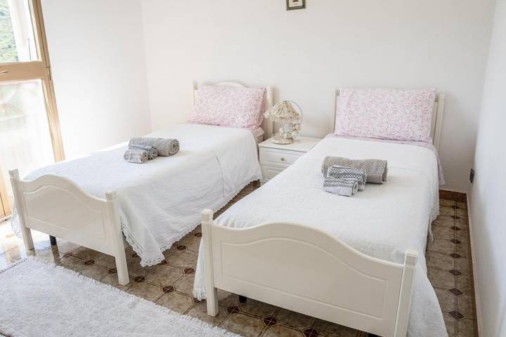 Gîte pour 6 personnes, avec balcon et vue ainsi que piscine et jardin à Mòdolo - 4