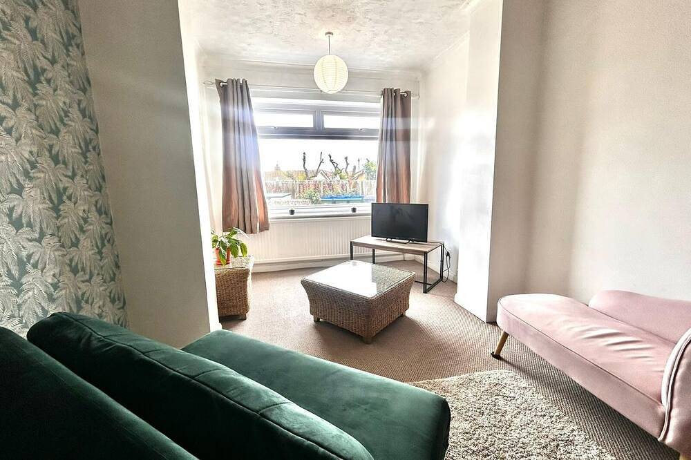 Entire apartment, Beach retreat Seaford, gateway to Seven Sisters, South Downs national park - in Seaford, East Sussex