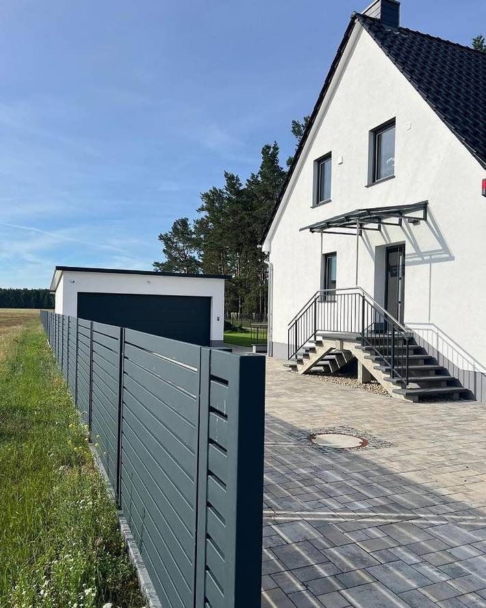 Ferienhaus für 8 Personen, mit Balkon und Terrasse sowie Garten und Ausblick
