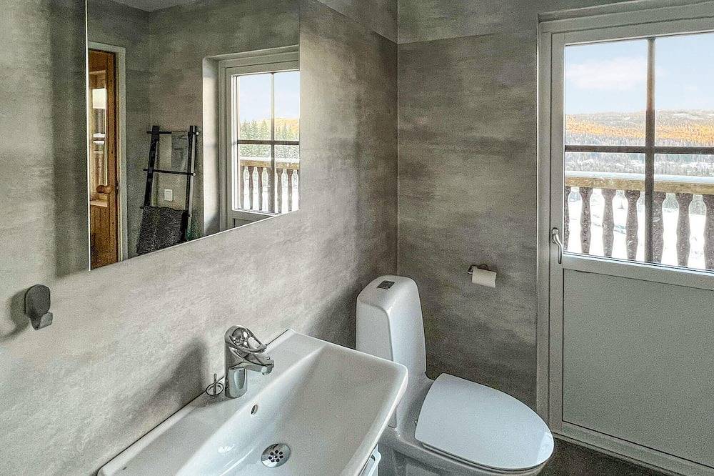 4 bedroom lovely home in Sysslebäck in Branäs, Värmlands land