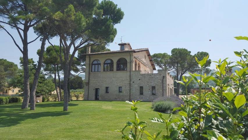 Rustico per 2 persone, con Giardino e Piscina a Foligno