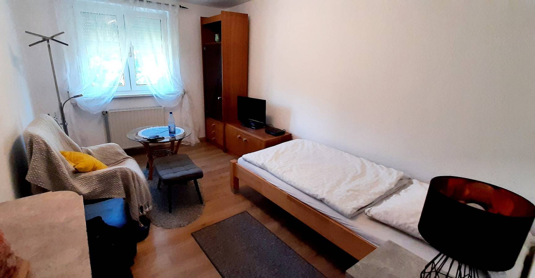 Ganze Ferienwohnung, 2. Zimmer für Urlauber und Geschäftsreisende in Dahlwitz-Hoppegarten, Hoppegarten