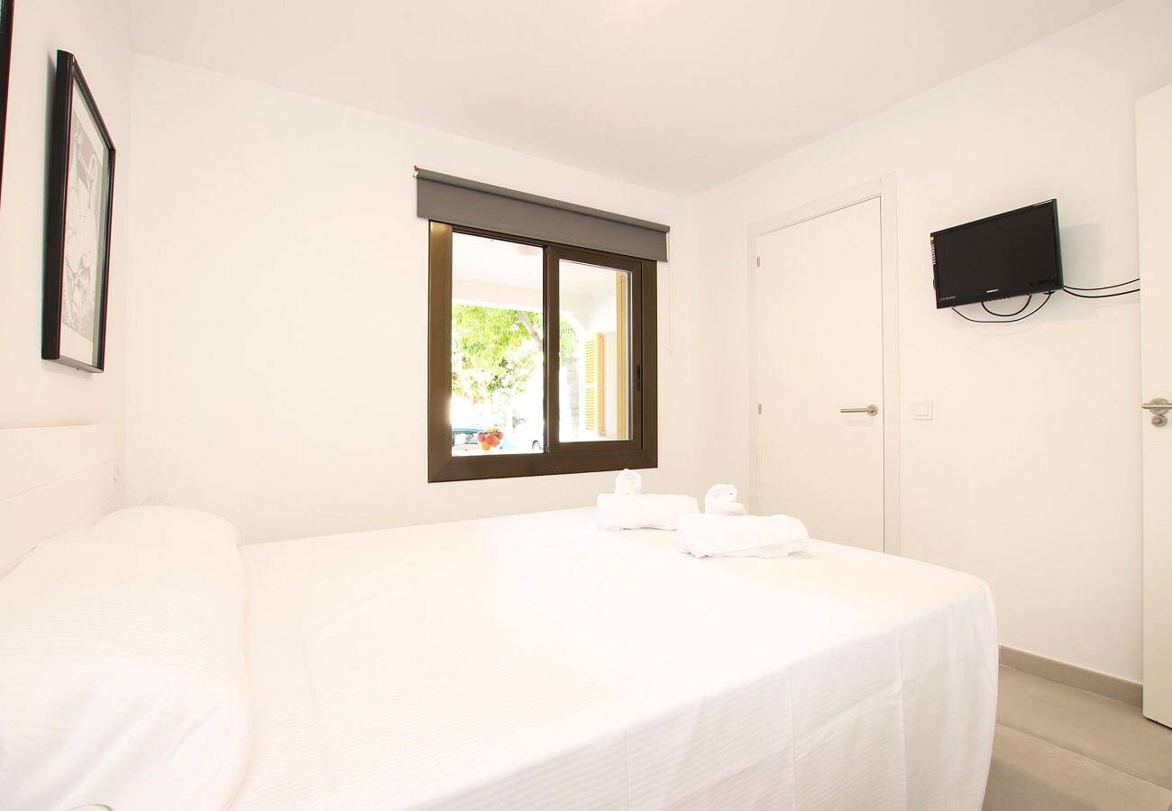 Ganze Wohnung, Ferienwohnung "Goleta" mit Terrasse und Wlan in Port de Pollença, Pollença