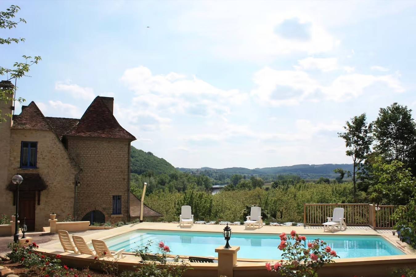 Maison de vacances Chez Suzy au cœur du Périgord : piscine privée, terrasse et Wi-Fi in Saint-Vincent-de-Cosse, Périgord Noir