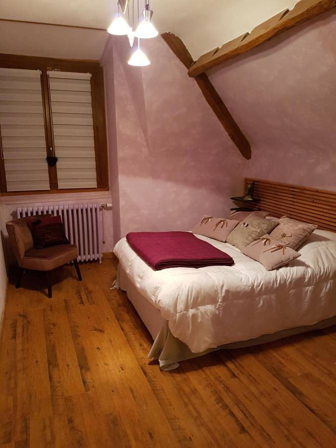 Cottage pour 3 personnes, avec jardin et vue, animaux acceptés à Nohant-en-Graçay