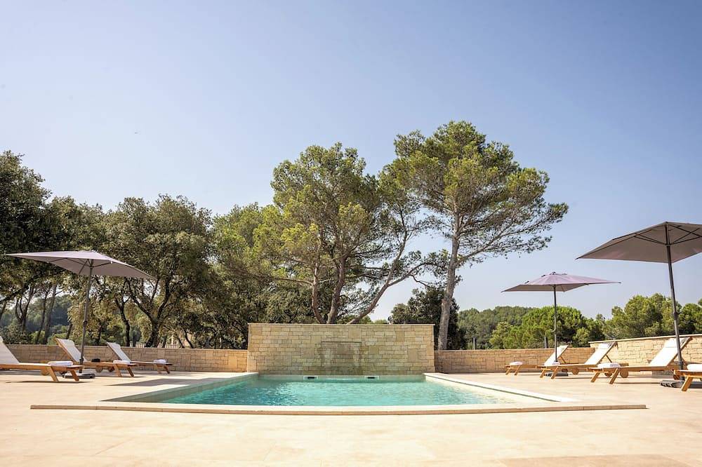 Villa Cloriane - Maison de caractère - piscine et Vue sur les Alpilles in Comps, Région de Nîmes