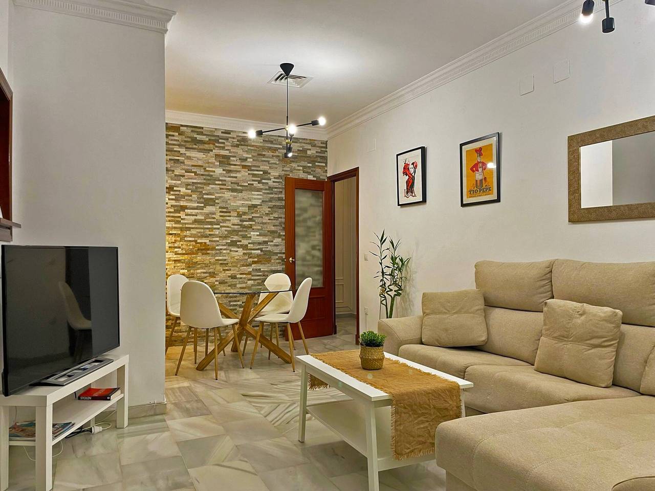 Entire apartment, Apartamento Armas in Jerez de la Frontera, Costa de la Luz