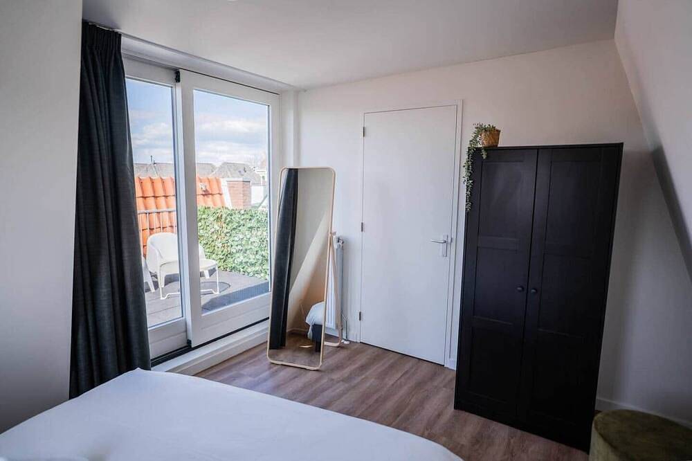 Geheel appartement, Exclusive 70m² Apartment with Terrace in Tiel, Betuwe