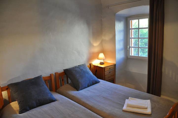 Gîte pour 15 personnes, avec jardin et jacuzzi à Saint-Césaire-de-Gauzignan - 2