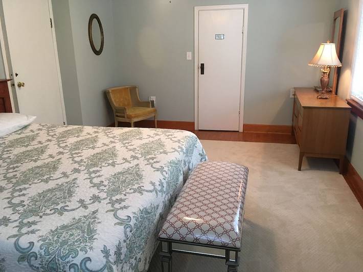 Vacation rental for 10 people, with pool and yard as well as terrace in Lake Erie