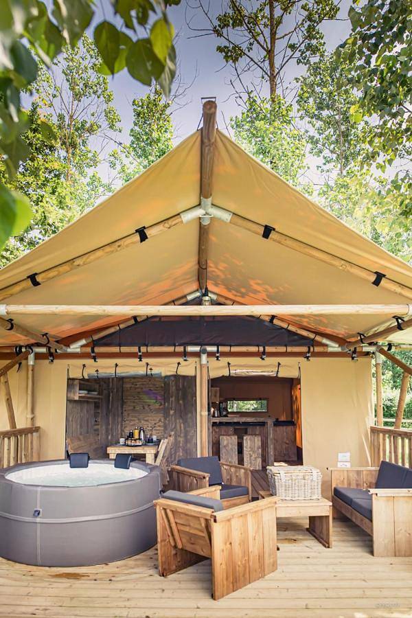 Tente pour 4 personnes, avec jardin ainsi que vue et vue sur le lac, animaux acceptés dans Allier - 2