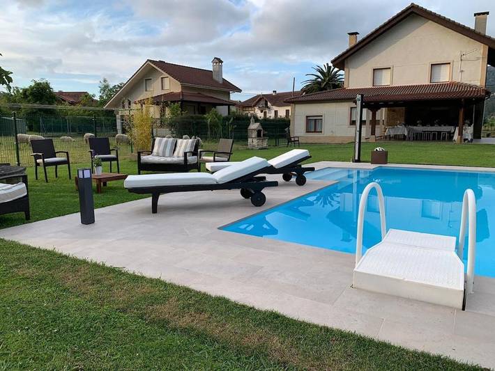 Chalet para 8 personas, con jardín y vistas además de piscina y balcón - 1
