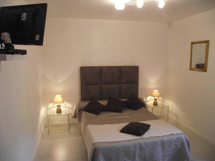 Location de vacances pour 2 personnes, avec Terrasse ainsi que Jardin et Vue à Santo-Pietro-di-Venaco