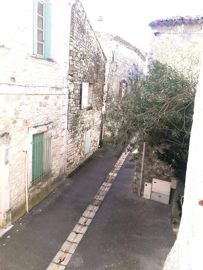 Gîte pour 4 personnes, avec terrasse et vue à Aubussargues - 4