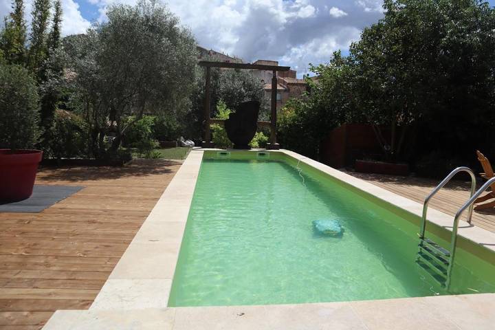 Maison de vacances pour 4 personnes, avec piscine ainsi que jacuzzi et jardin