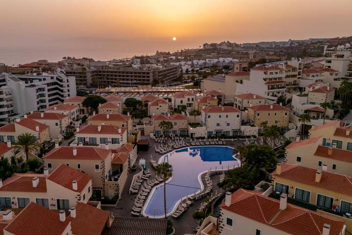 Hotel para 2 personas, con jardín además de piscina para niños y piscina en Tenerife Sur