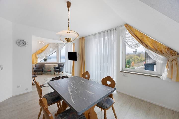 Ferienwohnung für 5 Personen, mit Balkon und Garten sowie Sauna und Seeblick in Schluchsee
