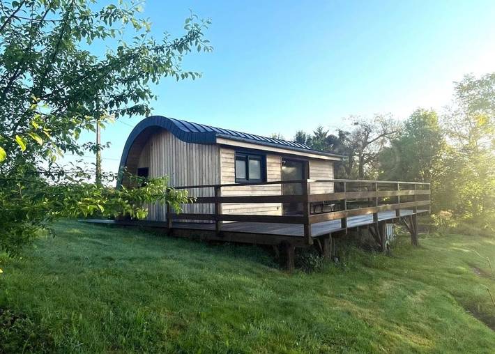 Location de vacances pour 2 personnes, avec balcon ainsi que vue et jardin à Salles-Mongiscard