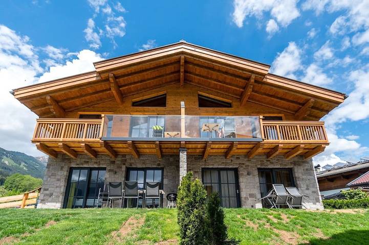 Ferienhaus für 10 Personen, mit Balkon und Garten sowie Sauna
