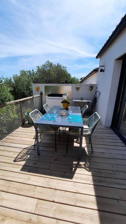 Location de vacances pour 4 personnes, avec jardin et jacuzzi à Caves