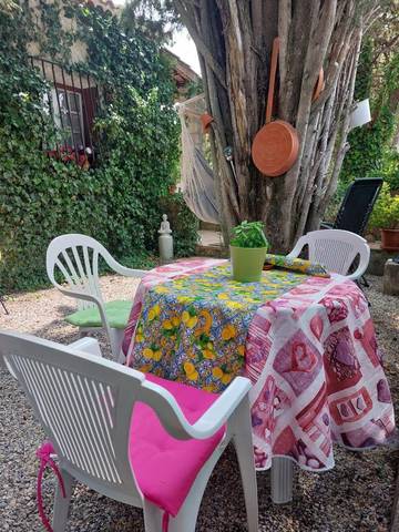 Maison d’hôte pour 3 personnes, avec vue et jardin à Ongles