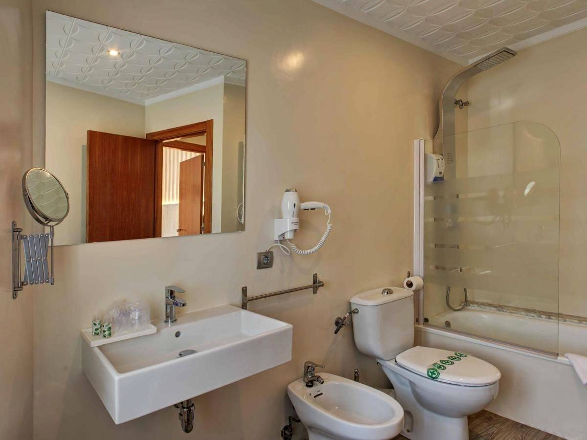 Hotel Los Angeles in Figueras, Alt Empordà