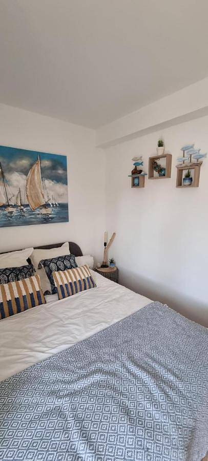 Gîte pour 2 personnes, avec jardin ainsi que piscine et terrasse à Saint-Mathieu-de-Tréviers - 2