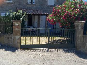 Gîte pour 5 personnes, avec jardin et vue, animaux acceptés à Ribes