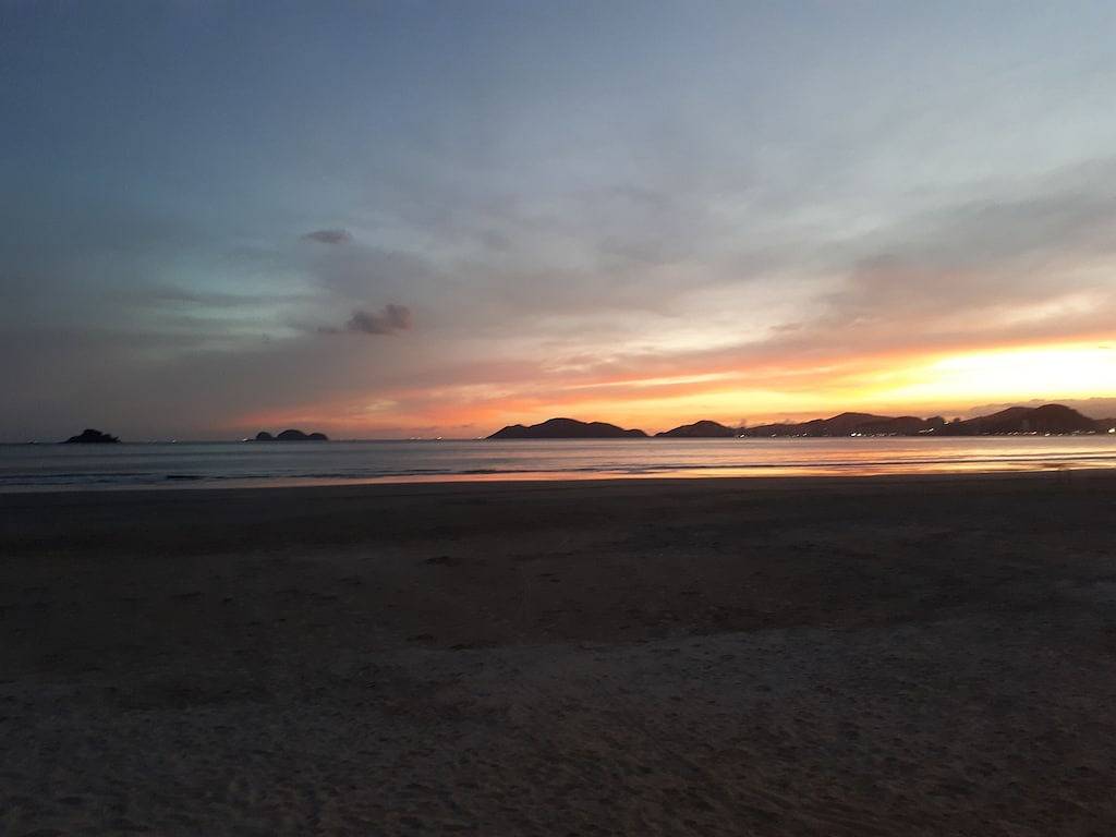 Ganze Wohnung, Apto Bucht 2 Blocks vom Meer für 6 Personen in Tortuga (Guarujá), Praia da Enseada (Guarujá)