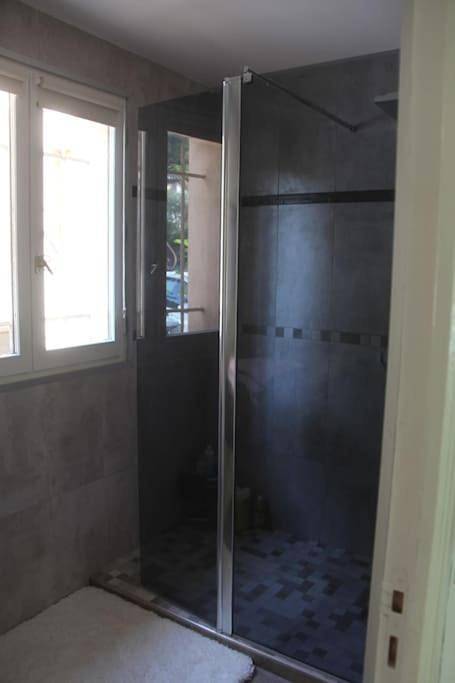 Gîte pour 2 personnes, avec terrasse et piscine à Pégomas - 4