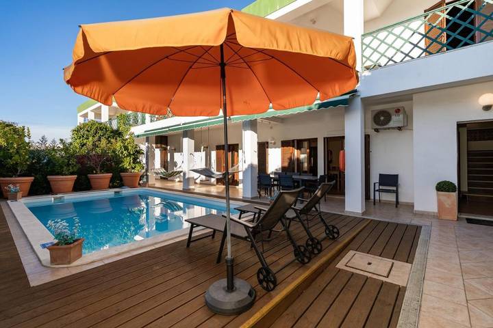 Villa pour 9 personnes, avec piscine ainsi que jardin et vue à Faro - 2