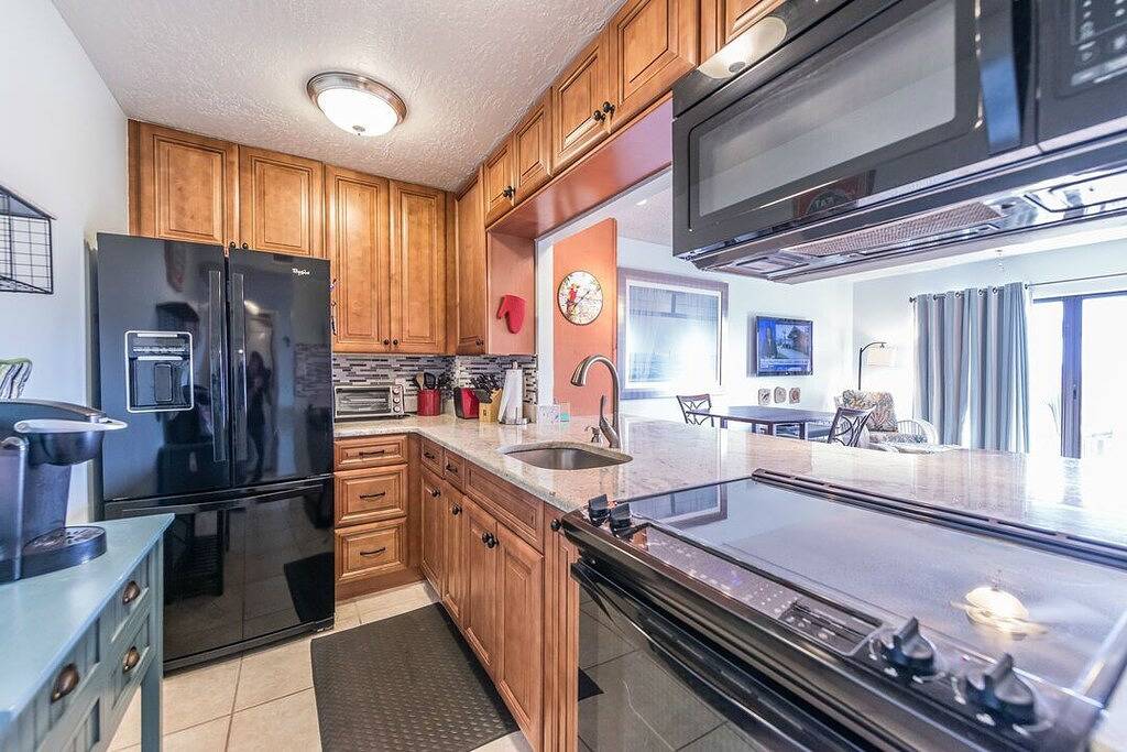 Ganze Wohnung, Wunderschön renovierte Einheit neben dem Cocoa Beach Pier mit Aussicht! in Cocoa Beach, Space Coast