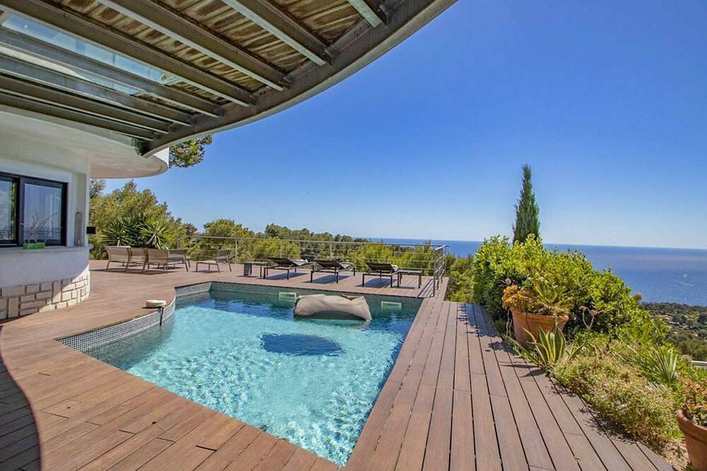 Villa Soliere - Quatre Chambres Villa, Couchages 8 in Carqueiranne, Parc national de Port-Cros