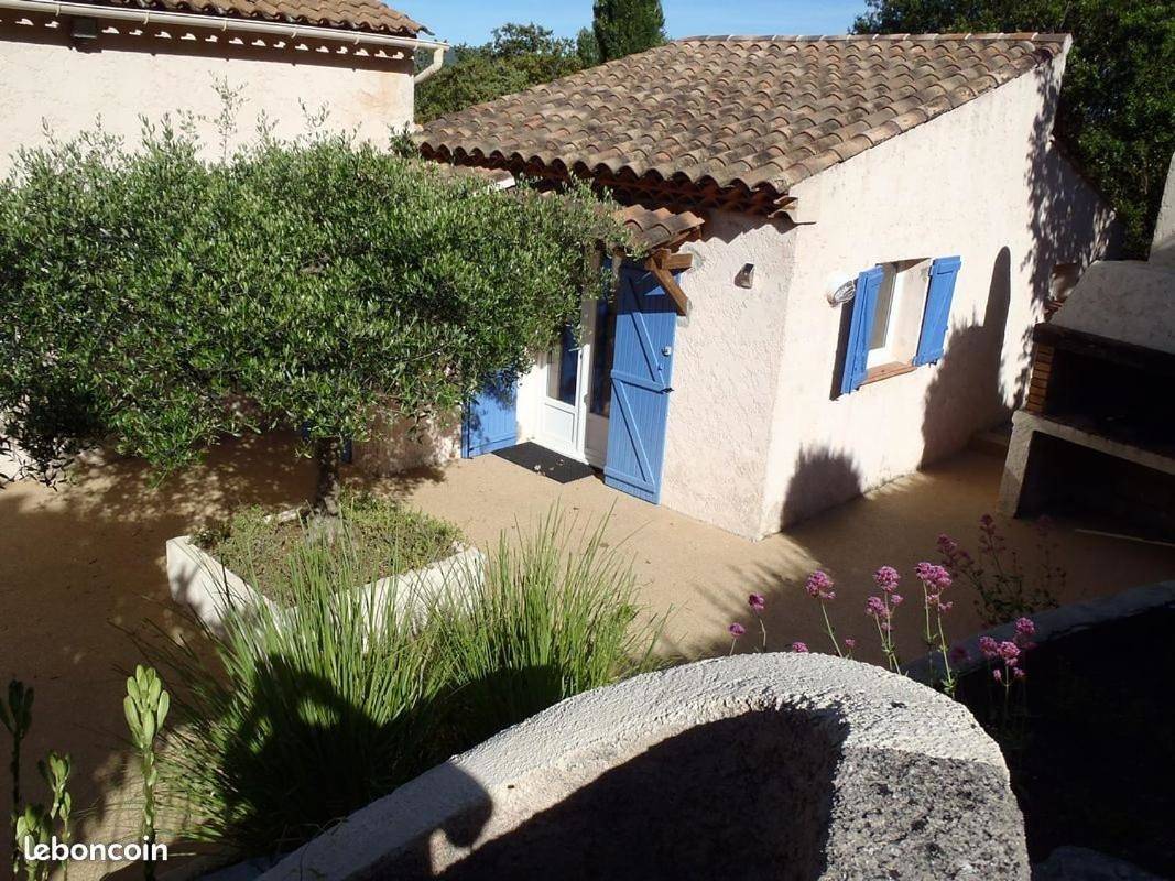 Studio with Garden View in Néoules, Côte méditerranéenne (France)