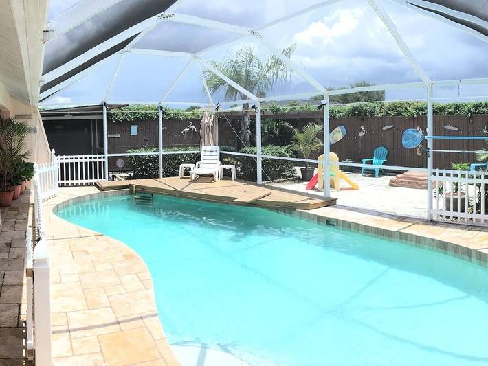 Vacation rental for 8 people, with pool and yard, with pets in Lehigh Acres